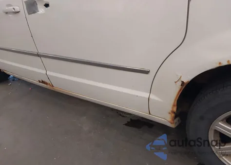 2010 Chrysler Town & Country Touring из США, поврежденный, VIN 2A4RR5D15AR212357